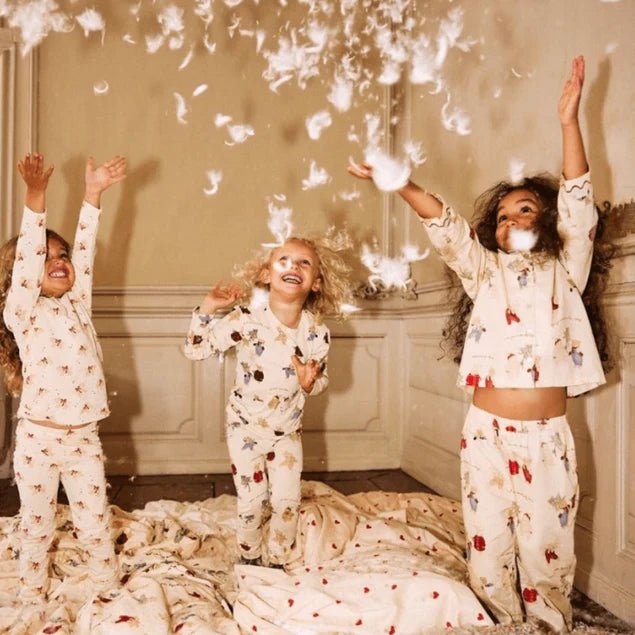 Celebrating Christmas Abroad: How to Turn Any Hotel, Airbnb, or Holiday Home Into a Festive Wonderland